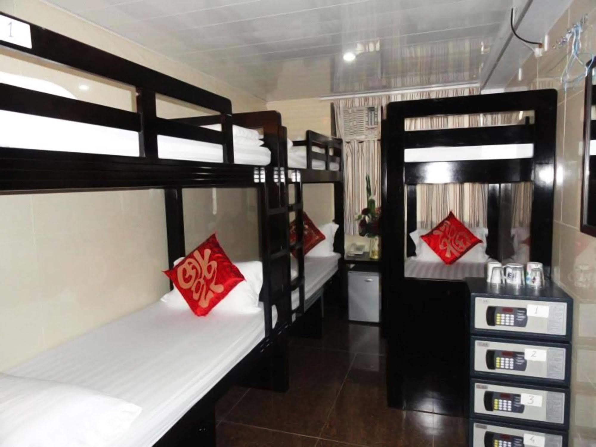Budget Hostel Block D 10Th Floor Hongkong Buitenkant foto