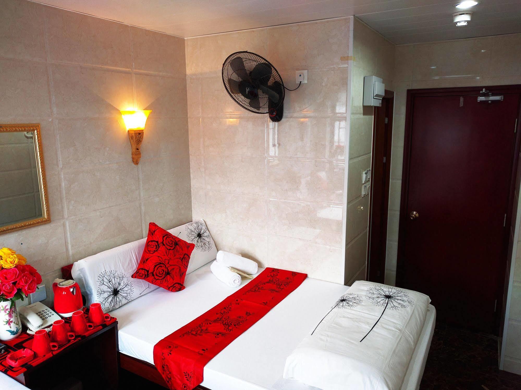 Budget Hostel Block D 10Th Floor Hongkong Buitenkant foto